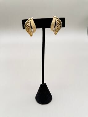 Vintage Crown Trifari Brushed Gold Tone Leaf Swirl Clip Earrings